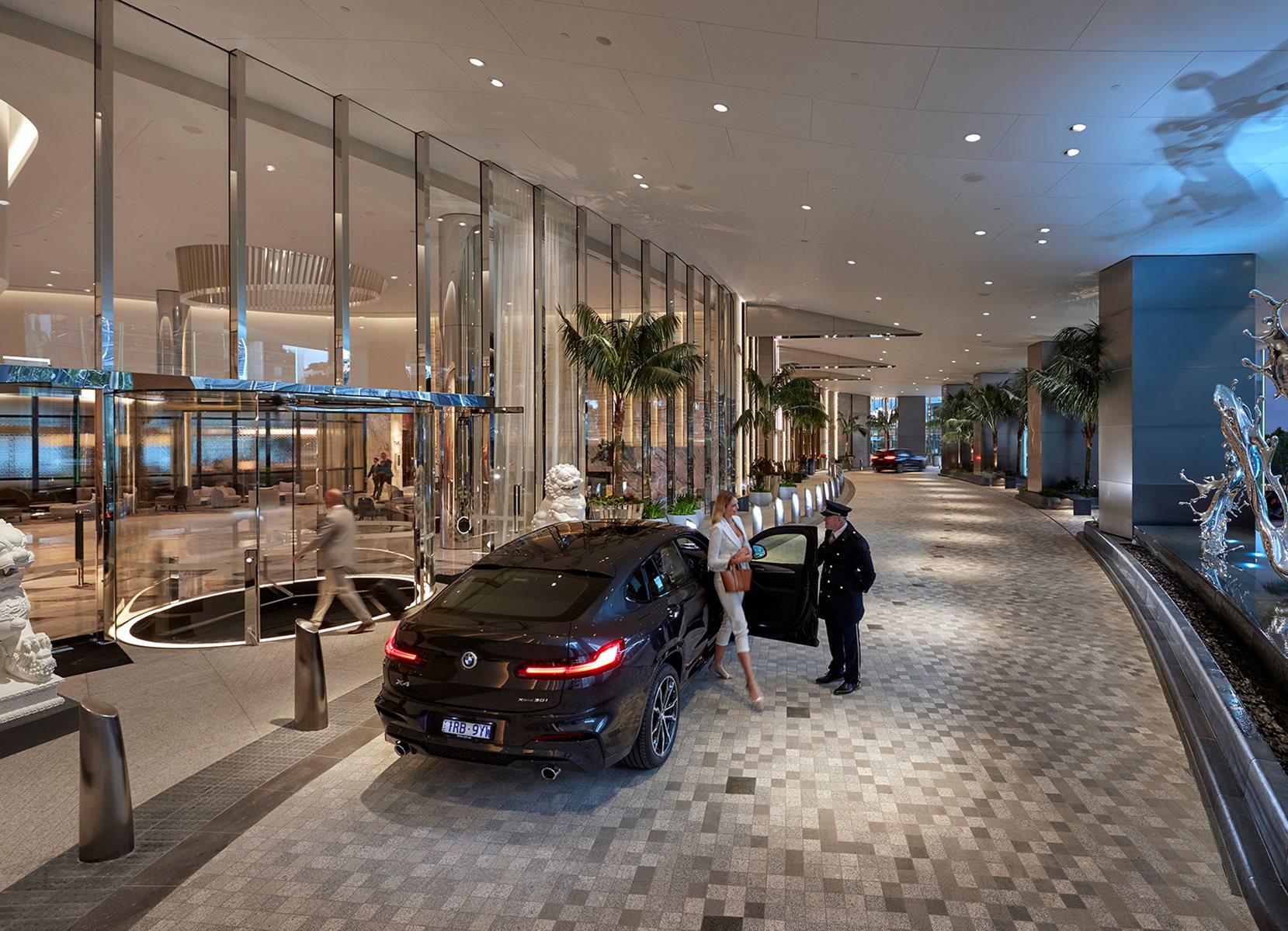 Luxury-hotel-parking-solutions-car-in-driveway